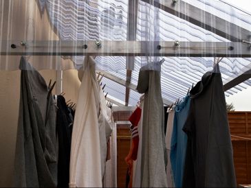 Won't the rain get in underneath?